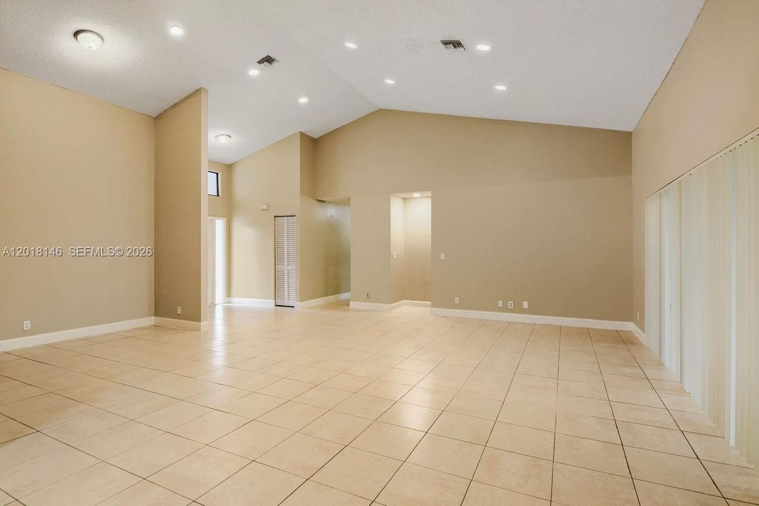 Activo con contrato: $519,900 (3 camas, 2 baños, 1862 Pies cuadrados)