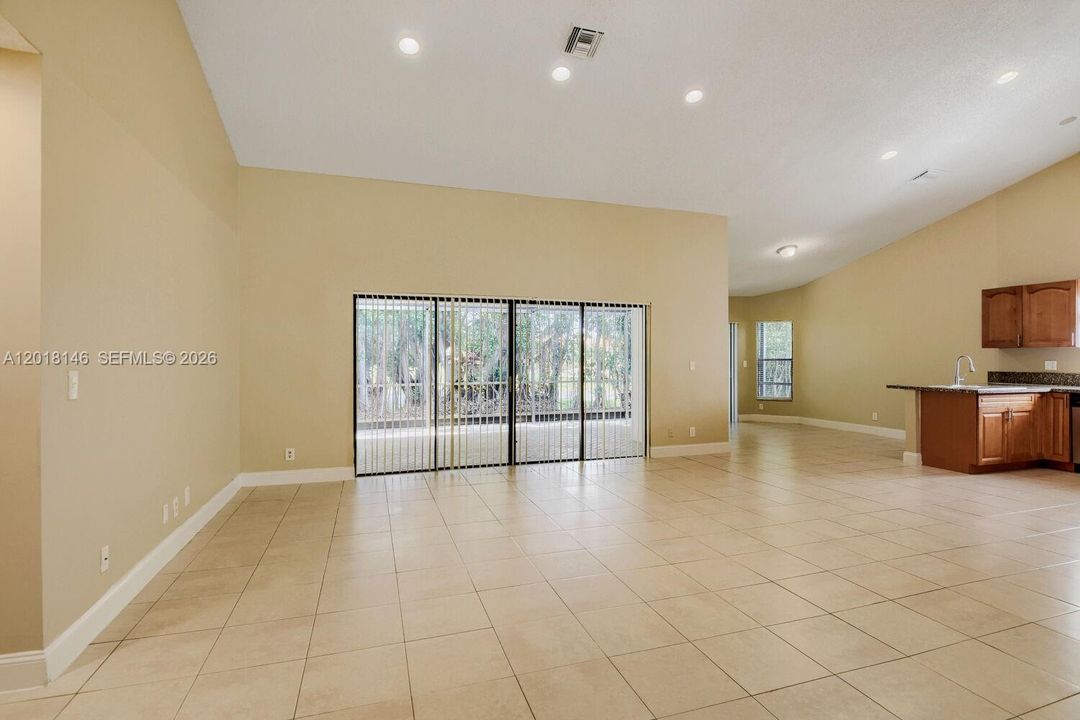 Activo con contrato: $519,900 (3 camas, 2 baños, 1862 Pies cuadrados)