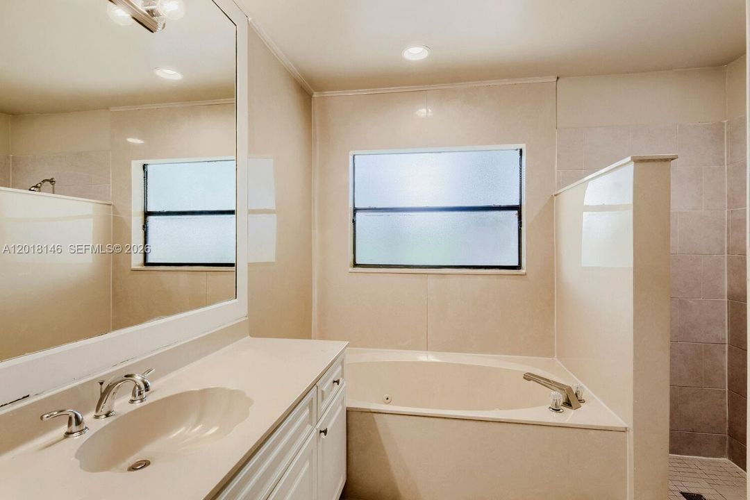 Activo con contrato: $519,900 (3 camas, 2 baños, 1862 Pies cuadrados)