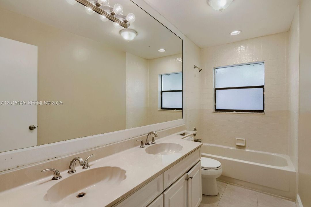 Activo con contrato: $519,900 (3 camas, 2 baños, 1862 Pies cuadrados)