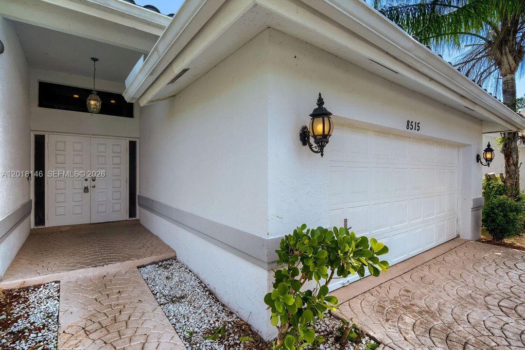 Activo con contrato: $519,900 (3 camas, 2 baños, 1862 Pies cuadrados)