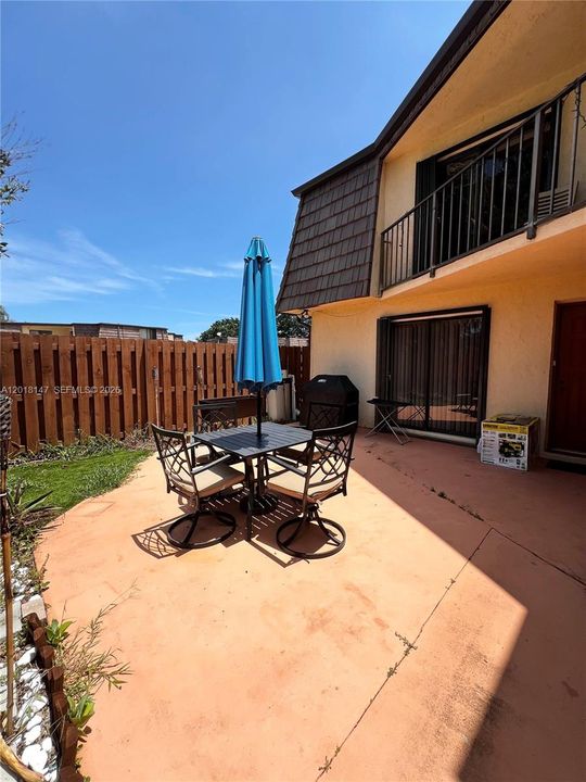 For Rent: $2,650 (2 beds, 2 baths, 1183 Square Feet)