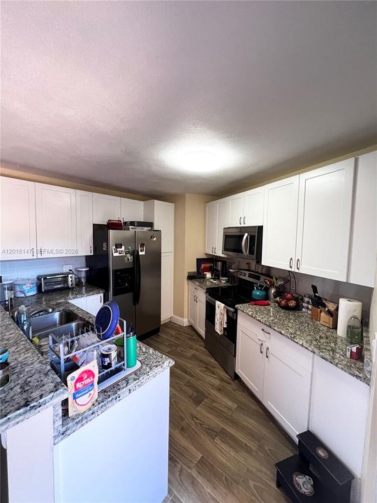 For Rent: $2,650 (2 beds, 2 baths, 1183 Square Feet)
