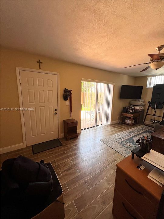 For Rent: $2,650 (2 beds, 2 baths, 1183 Square Feet)