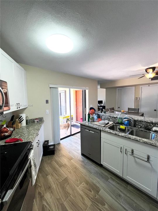 For Rent: $2,650 (2 beds, 2 baths, 1183 Square Feet)