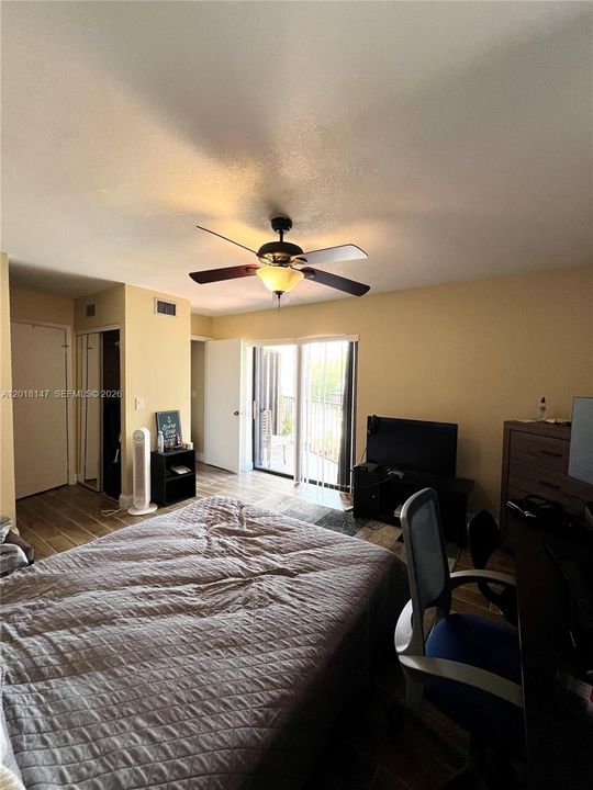 For Rent: $2,650 (2 beds, 2 baths, 1183 Square Feet)