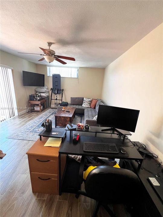 For Rent: $2,650 (2 beds, 2 baths, 1183 Square Feet)