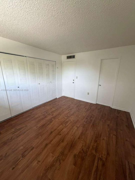 Spacious bedroom