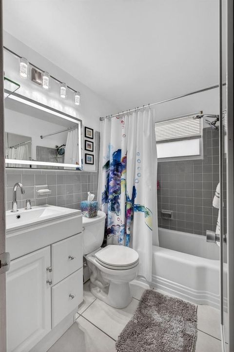 Bathroom Photo #2