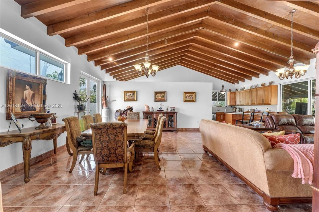 Activo con contrato: $1,450,000 (3 camas, 2 baños, 2878 Pies cuadrados)
