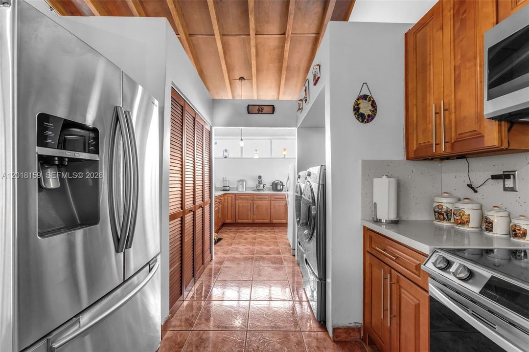 Activo con contrato: $1,450,000 (3 camas, 2 baños, 2878 Pies cuadrados)