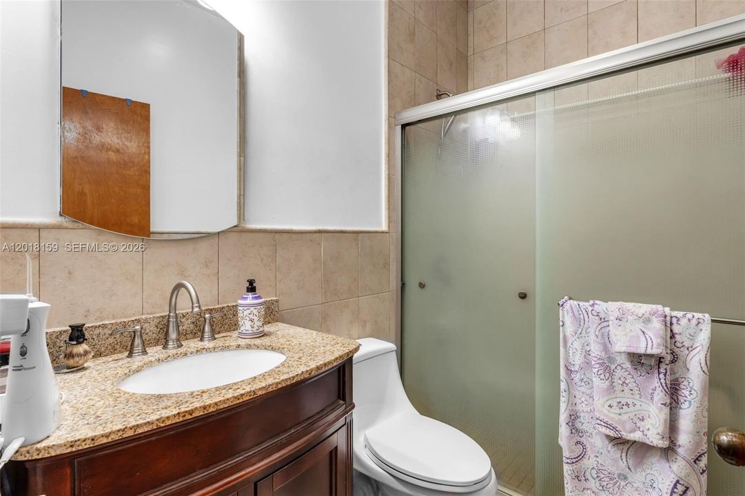 Activo con contrato: $1,450,000 (3 camas, 2 baños, 2878 Pies cuadrados)
