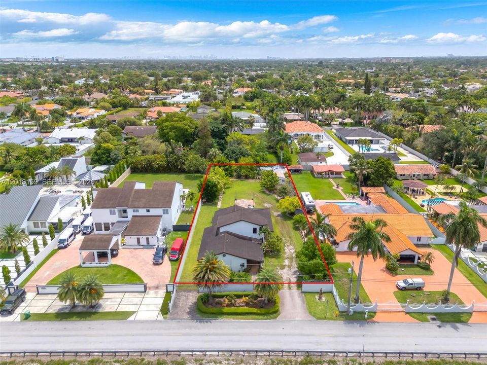 Activo con contrato: $1,450,000 (3 camas, 2 baños, 2878 Pies cuadrados)
