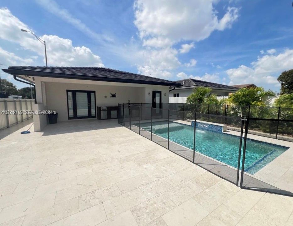 For Rent: $4,200 (3 beds, 2 baths, 1478 Square Feet)