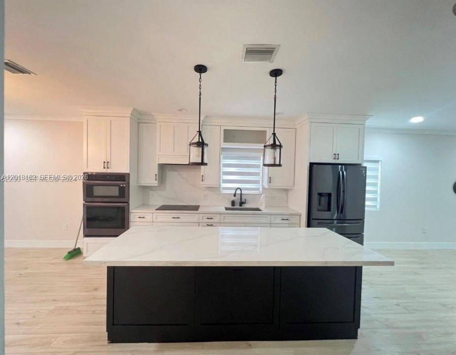 For Rent: $4,200 (3 beds, 2 baths, 1478 Square Feet)