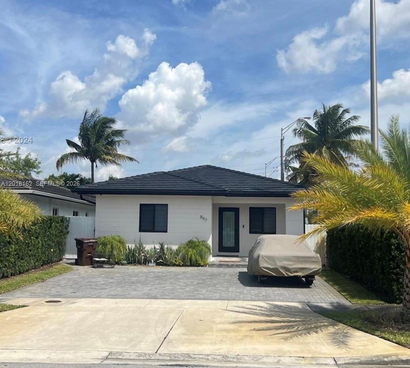 For Rent: $4,200 (3 beds, 2 baths, 1478 Square Feet)