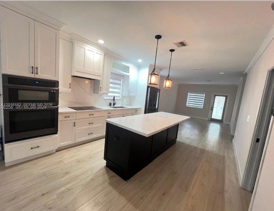 For Rent: $4,200 (3 beds, 2 baths, 1478 Square Feet)
