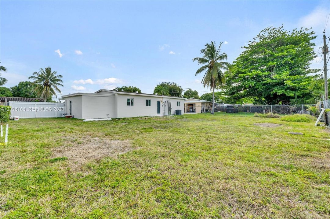 Activo con contrato: $589,000 (4 camas, 2 baños, 1228 Pies cuadrados)