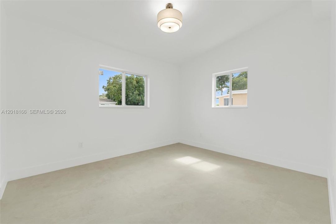 Activo con contrato: $589,000 (4 camas, 2 baños, 1228 Pies cuadrados)