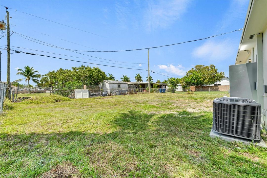 Activo con contrato: $589,000 (4 camas, 2 baños, 1228 Pies cuadrados)