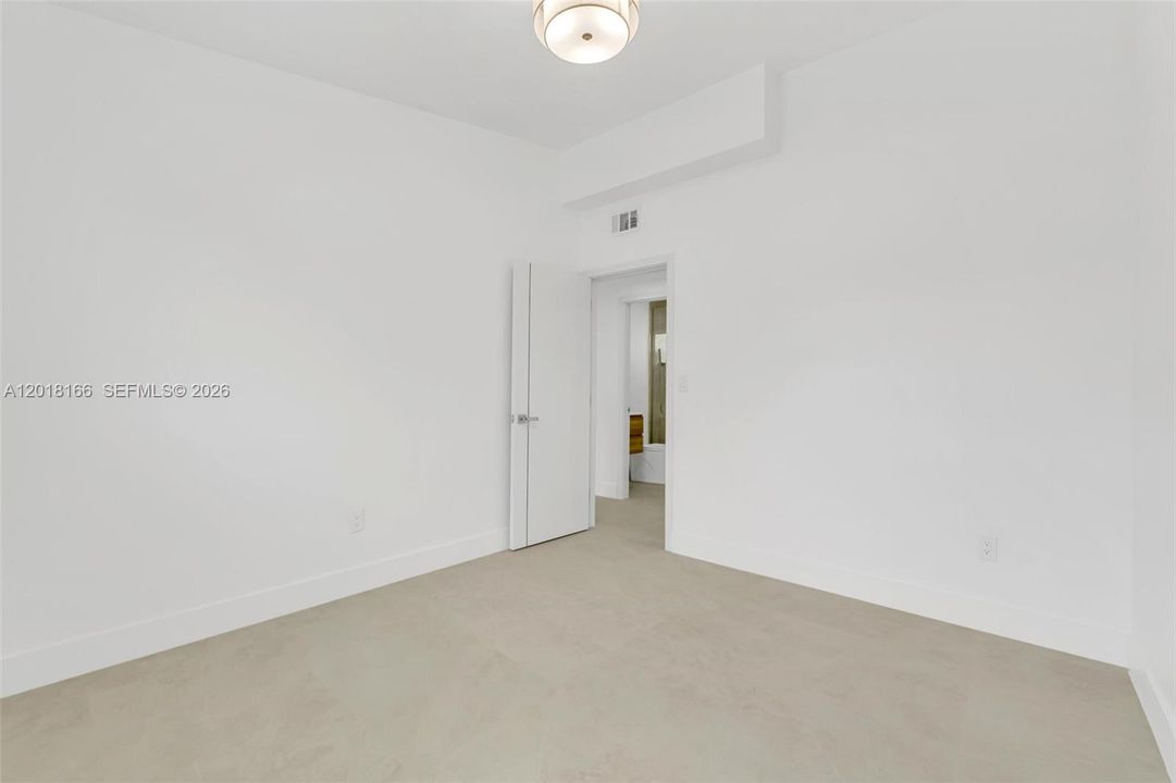 Activo con contrato: $589,000 (4 camas, 2 baños, 1228 Pies cuadrados)