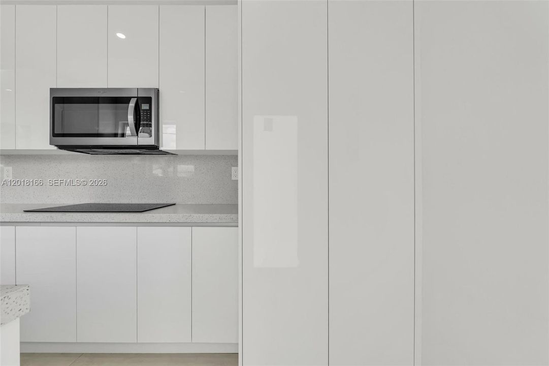 Activo con contrato: $589,000 (4 camas, 2 baños, 1228 Pies cuadrados)