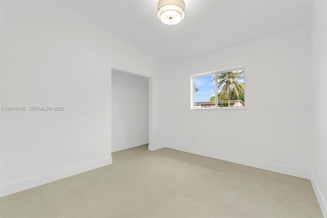 Activo con contrato: $589,000 (4 camas, 2 baños, 1228 Pies cuadrados)