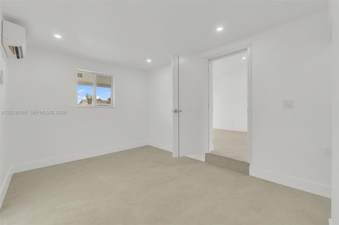 Activo con contrato: $589,000 (4 camas, 2 baños, 1228 Pies cuadrados)