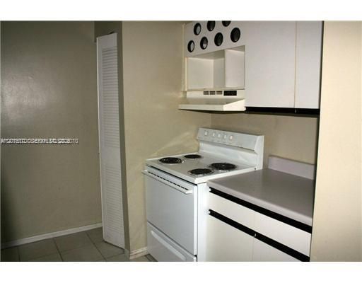 En Venta: $208,000 (2 camas, 2 baños, 985 Pies cuadrados)
