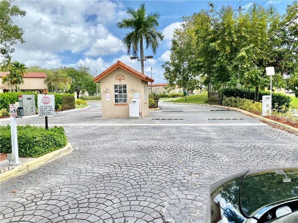 En Venta: $208,000 (2 camas, 2 baños, 985 Pies cuadrados)