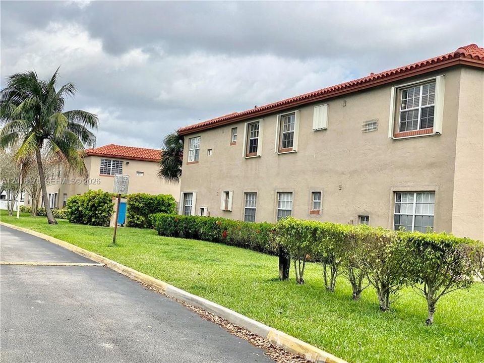 En Venta: $208,000 (2 camas, 2 baños, 985 Pies cuadrados)