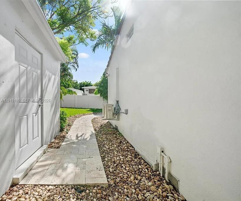 En Venta: $1,119,000 (3 camas, 2 baños, 1628 Pies cuadrados)