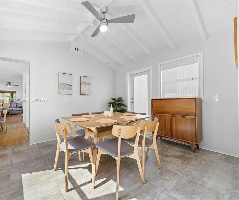 En Venta: $1,119,000 (3 camas, 2 baños, 1628 Pies cuadrados)