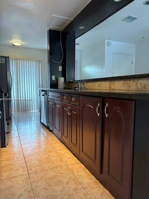 En Venta: $197,000 (3 camas, 2 baños, 1770 Pies cuadrados)