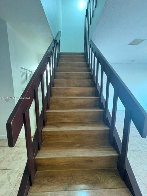 En Venta: $197,000 (3 camas, 2 baños, 1770 Pies cuadrados)
