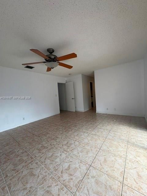En Venta: $197,000 (3 camas, 2 baños, 1770 Pies cuadrados)