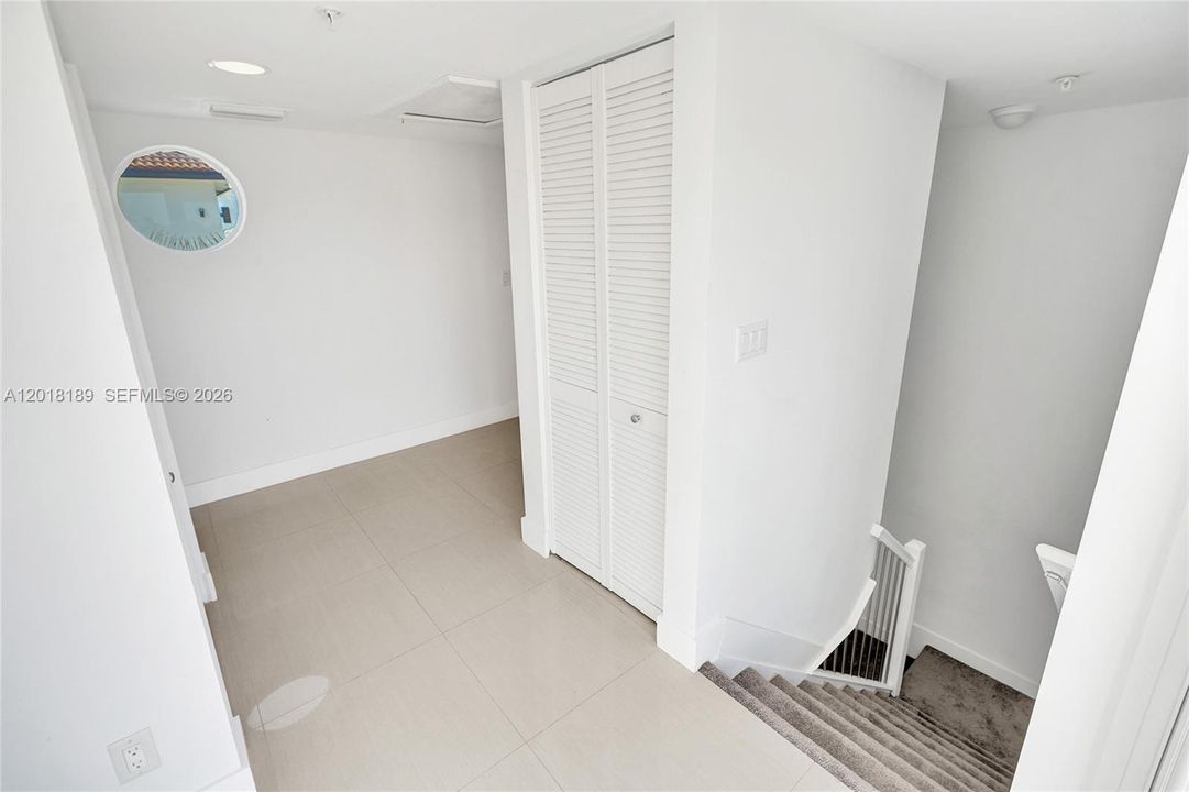 В аренду: $5,200 (3 спален, 3 ванн, 2411 Квадратных фут)