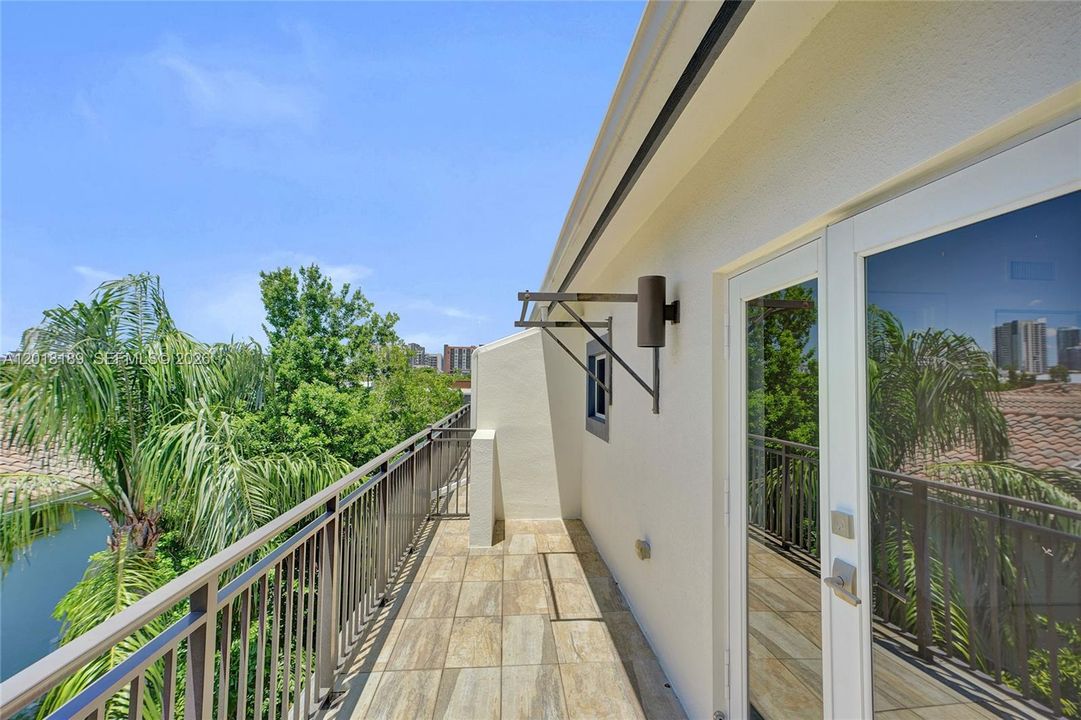 В аренду: $5,200 (3 спален, 3 ванн, 2411 Квадратных фут)