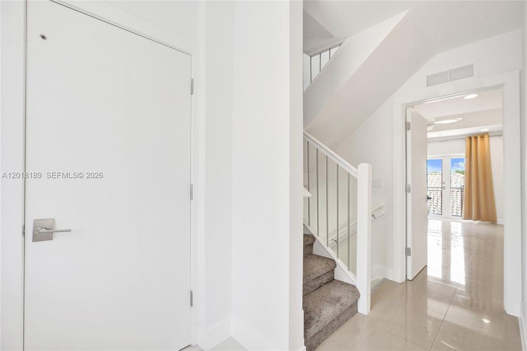 В аренду: $5,200 (3 спален, 3 ванн, 2411 Квадратных фут)