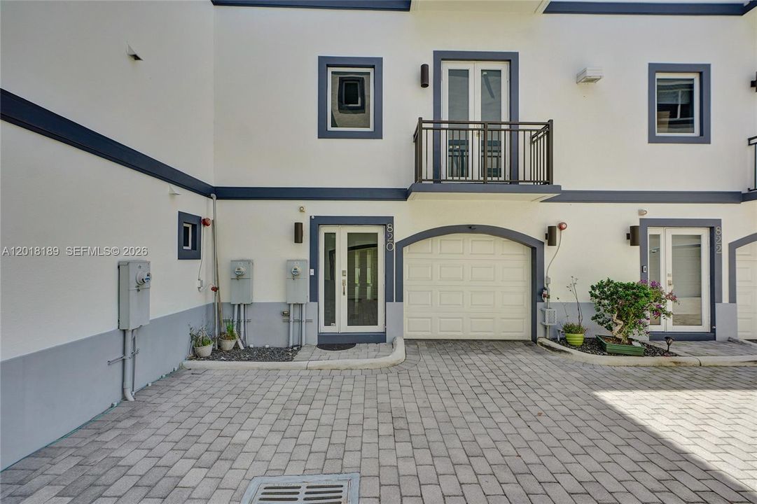 В аренду: $5,200 (3 спален, 3 ванн, 2411 Квадратных фут)