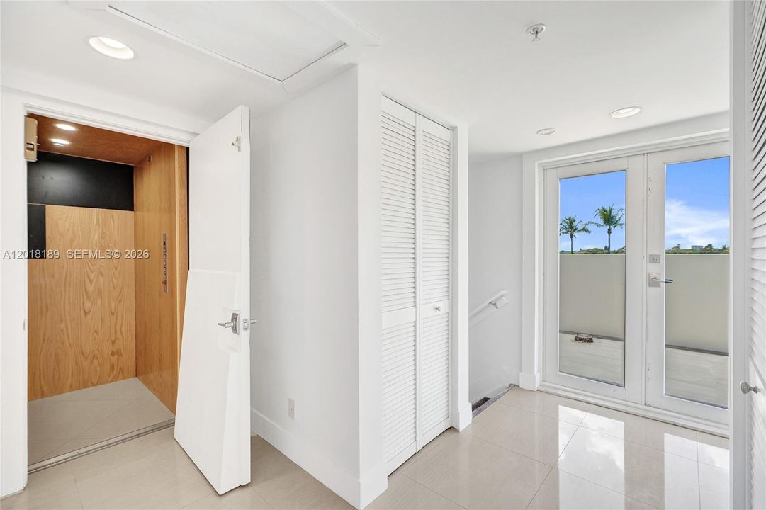 В аренду: $5,200 (3 спален, 3 ванн, 2411 Квадратных фут)