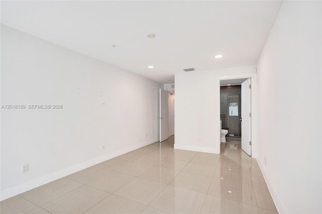 В аренду: $5,200 (3 спален, 3 ванн, 2411 Квадратных фут)
