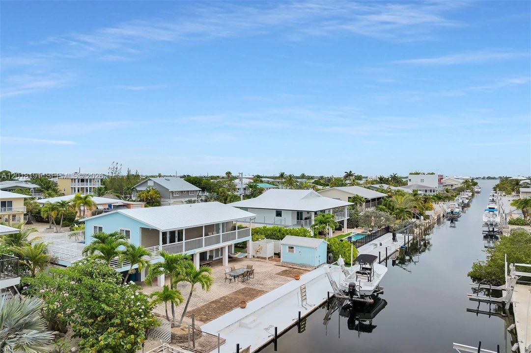 For Sale: $1,150,000 (4 beds, 3 baths, 960 Square Feet)