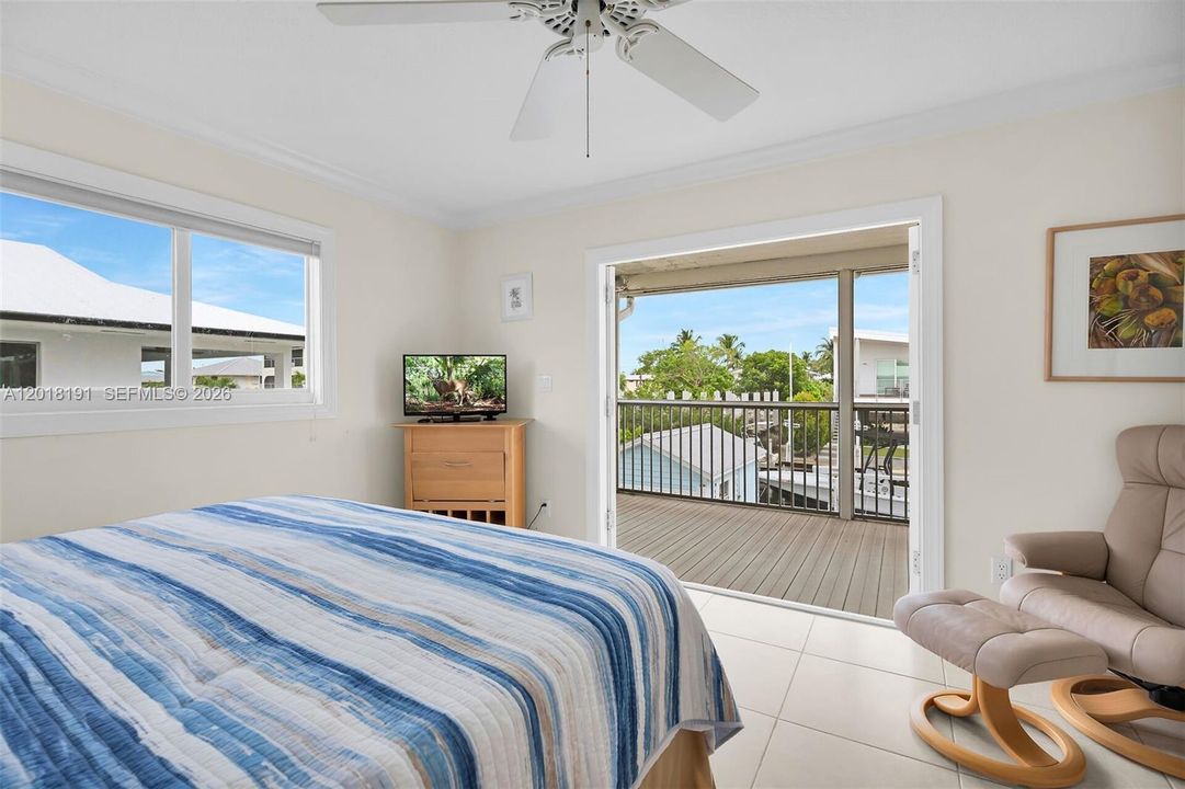 For Sale: $1,150,000 (4 beds, 3 baths, 960 Square Feet)