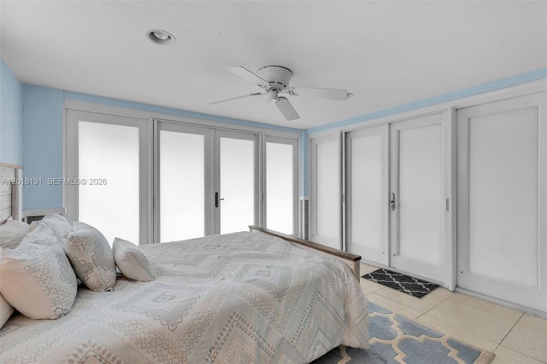 For Sale: $1,150,000 (4 beds, 3 baths, 960 Square Feet)