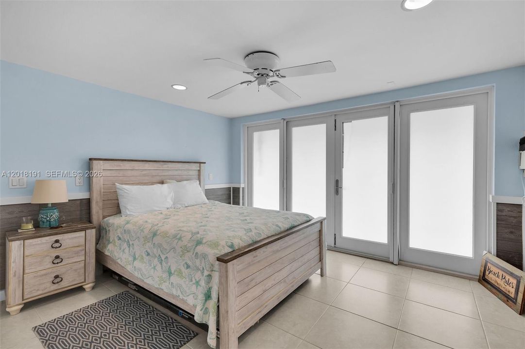 For Sale: $1,150,000 (4 beds, 3 baths, 960 Square Feet)