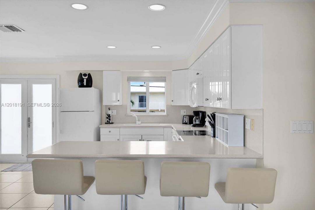 For Sale: $1,150,000 (4 beds, 3 baths, 960 Square Feet)