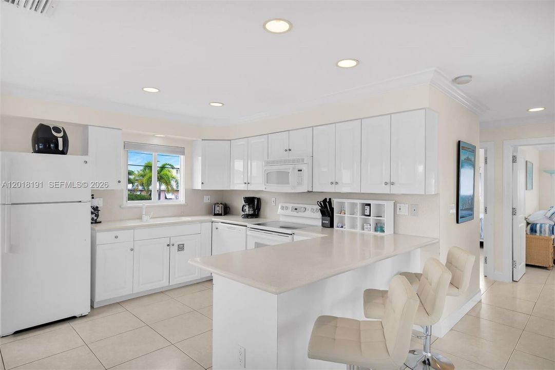For Sale: $1,150,000 (4 beds, 3 baths, 960 Square Feet)