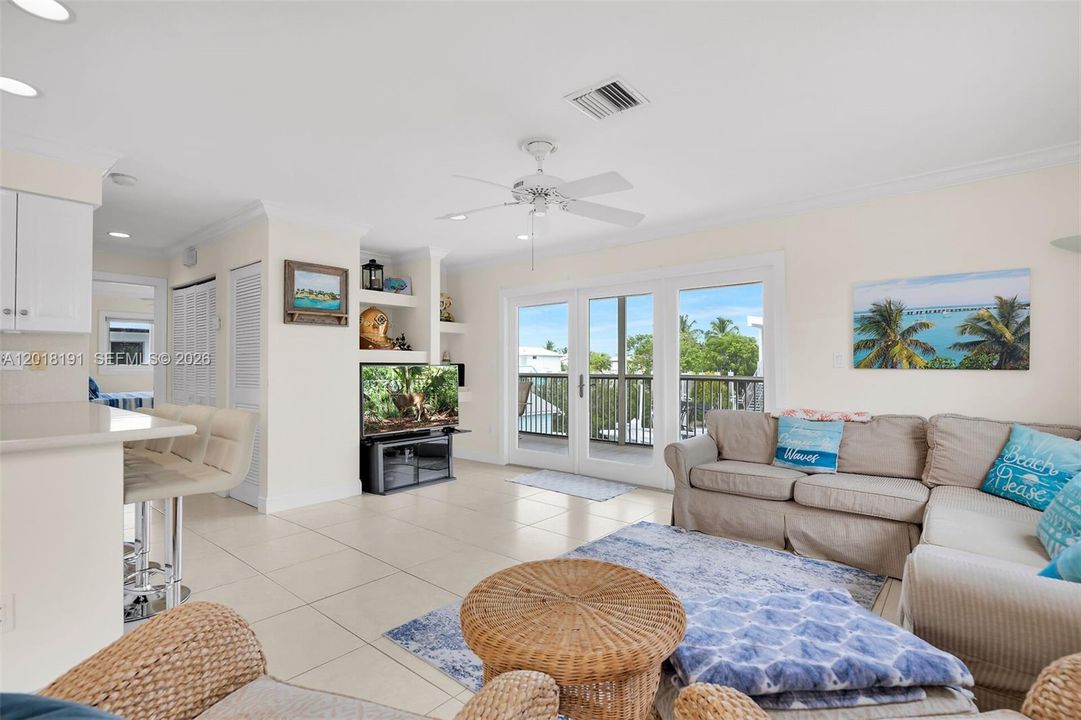 For Sale: $1,150,000 (4 beds, 3 baths, 960 Square Feet)
