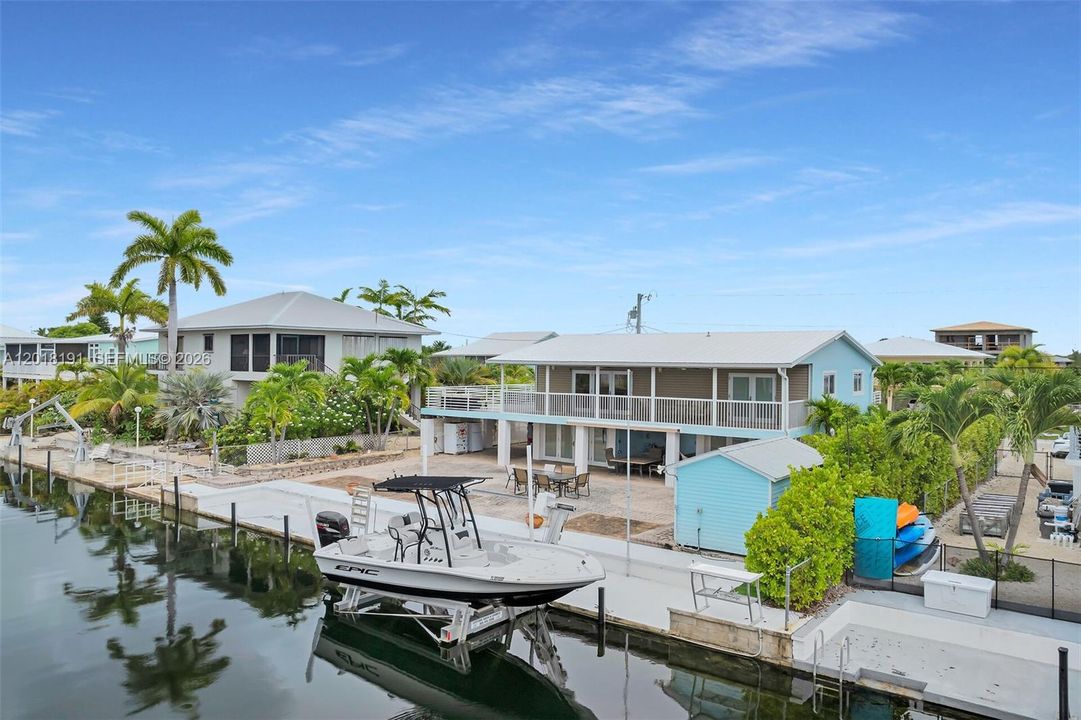 For Sale: $1,150,000 (4 beds, 3 baths, 960 Square Feet)